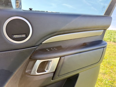 Land Rover Discovery TD6 HSE LUXURY 27