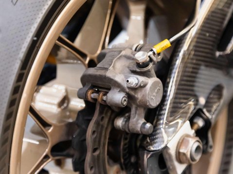 Yamaha R1M 1000 Super Sports Petrol Manual (200 ps) 30