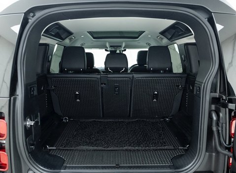 Land Rover Defender 110 XS Edition P400 27
