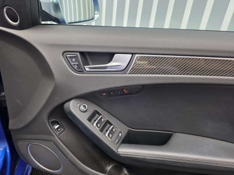 Audi RS4 4.2 FSI V8 Estate 5dr Petrol S Tronic quattro Euro 5 (450 ps) 9