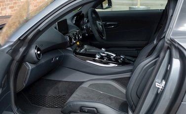 Mercedes-Benz Amg GT GT R 13