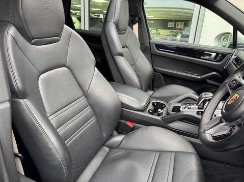 Porsche Cayenne V6 PLATINUM EDITION 23