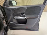 Mercedes-Benz GLB 2.0 GLB 200 AMG Line Premium D 4Matic Auto 4WD 5dr 33