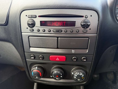 Alfa Romeo 147 1.6 147 Collezione TS 5dr 11