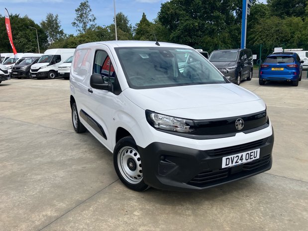 Vauxhall Combo Combo Cargo Diesel 1.5 Turbo D 100ps Prime H1 Van 1