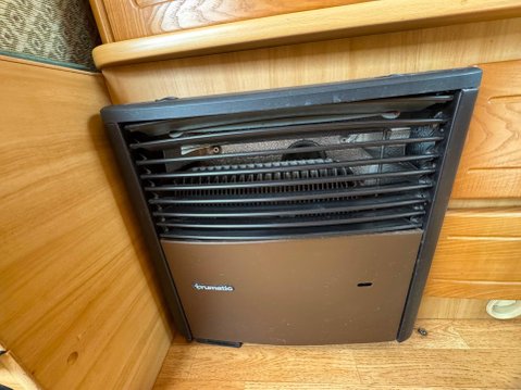 Auto-Sleepers Amethyst 350 LWB 10