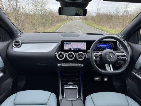 Mercedes-Benz EQA EQA 350 4Matic AMG Line Premium Plus Auto Electric 66 KWH PAN ROOF/HEADS UP 7