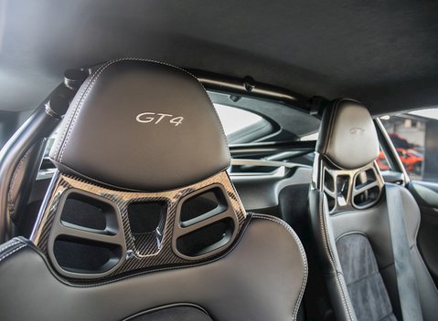 Porsche Cayman GT4 19