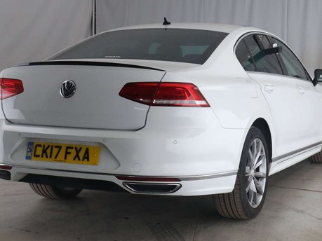 Volkswagen Passat 2.0 Passat R-Line TDI BlueMotion Technology Semi-Auto 4dr 7
