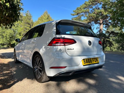 Volkswagen Golf SE NAVIGATION TSI EVO DSG 2