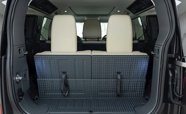 Land Rover Defender 110 XS Edition P400 30