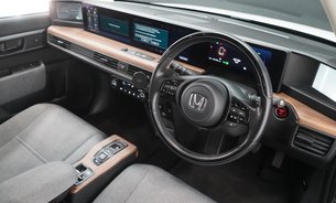 Honda Honda E Advance Sky Roof 360 Cam 17'' Alloys Heated Steering Wheel & Seats  2