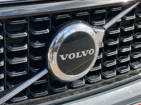 Volvo XC40 B4 PLUS AWD MHEV 13