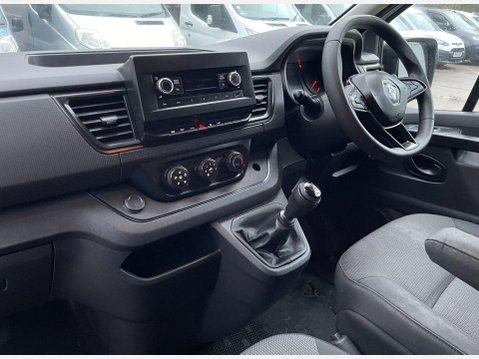 Renault Trafic 2.0 dCi Blue LH30 Business Panel Van 5dr Diesel Manual L2 H2 Euro 6 (s/s) ( 39
