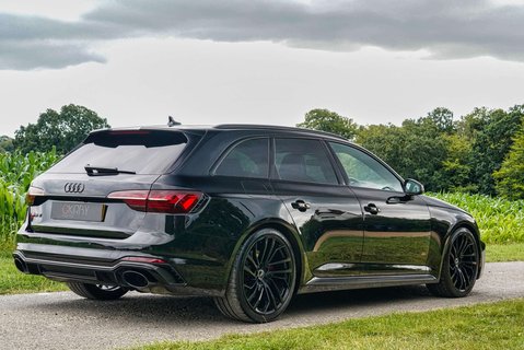 Audi RS4 Carbon Black 5
