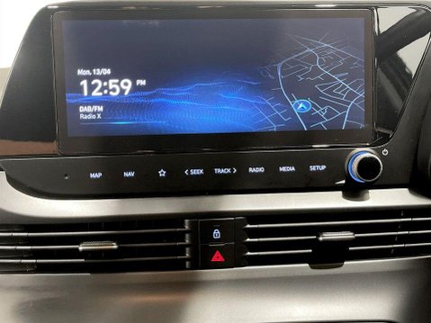 Hyundai BAYON 1.0 T-GDi Premium SUV 5dr Petrol DCT Euro 6 (s/s) (100 ps) Sat Nav 18