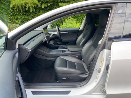 Tesla Model 3 (Dual Motor) Long Range Auto 4WDE 4dr 18