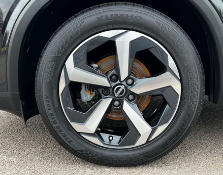 Nissan Qashqai 1.3 Qashqai N-Connecta DiG-T MHEV 5dr 12