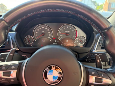 BMW M4 M4 COMPETITION 32