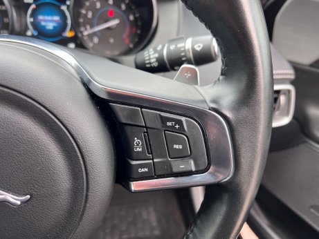Jaguar XE 2.0i GPF R-Sport Auto Euro 6 (s/s) 4dr 34