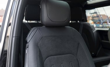 Land Rover Defender 90 V8 13