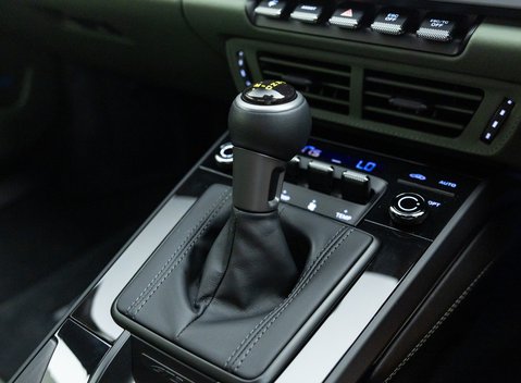 Porsche 911 GT3 TOURING (992.2) 28