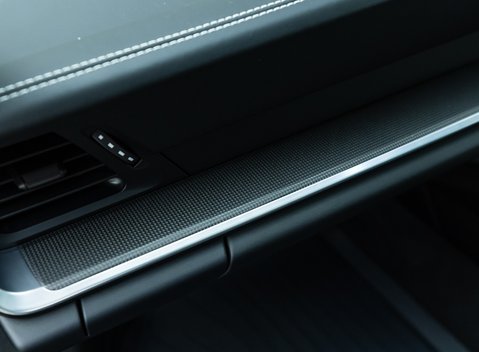 Porsche 911 Carrera 4S (992) 22