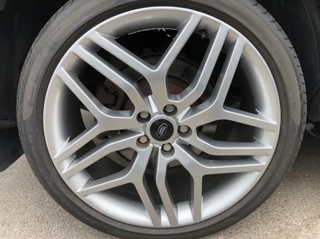 Land Rover Range Rover Sport 3.0 SDV6 HSE BLACK only 64000 miles with 9 Services. 33