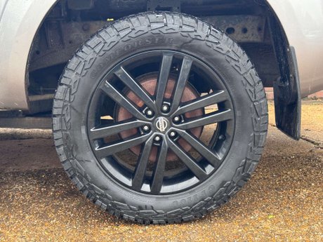 Nissan Navara 2.3 Navara Tekna dCi 4WD 5dr 60