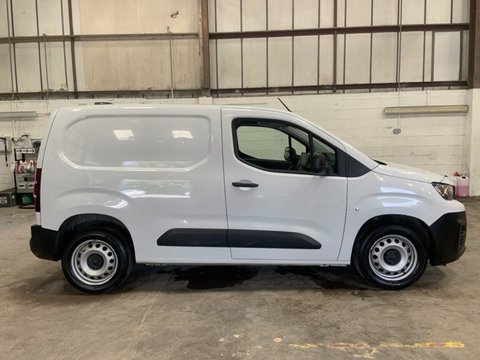 Peugeot Partner BLUEHDI PROFESSIONAL PREMIUM PLUS L1 4