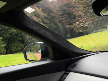 Jaguar E-Pace R-DYNAMIC S 37