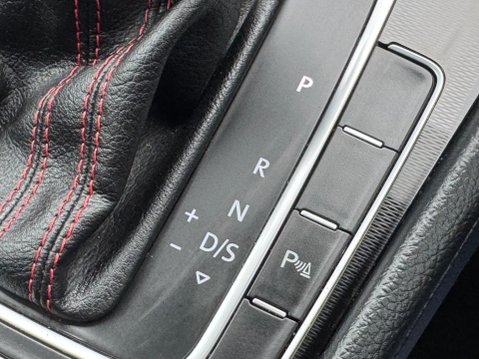 Volkswagen Golf 2.0 TSI BlueMotion Tech GTI Performance DSG Euro 6 (s/s) 3dr 29