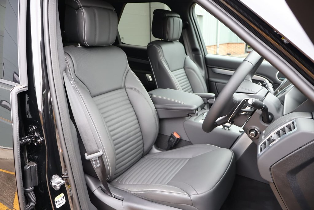 Land Rover Discovery 2026 BRAND NEW COMMERCIAL DYNAMIC HSE styled by seeker  genuine Rear seats  25