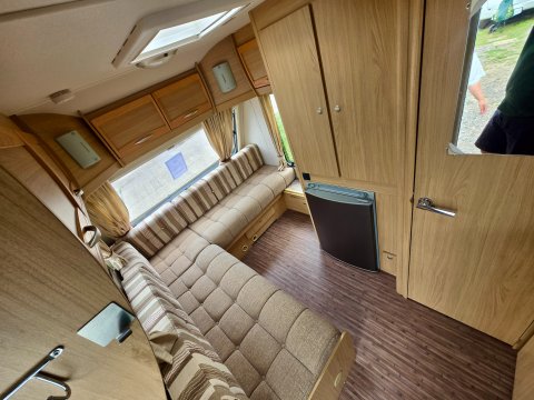 Elddis Xplore 302 9