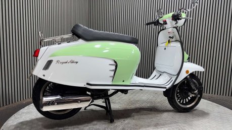 Royal Alloy GT 2020 ONLY 1K 1 OWNER SCOOTER LONG MOT MODERN RETRO 125CC 6