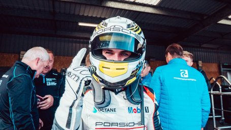 Harry King Back On Top At Knockhill