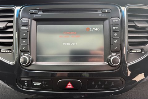 Kia Carens 3 SAT NAV ECODYNAMICS CRDI - PAN ROOF -7 SEATS -LEATHER - CRUISE -NEW MOT 48