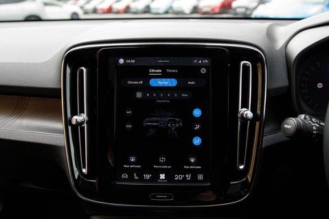 Volvo C40 RECHARGE PRO TWIN AWD 24