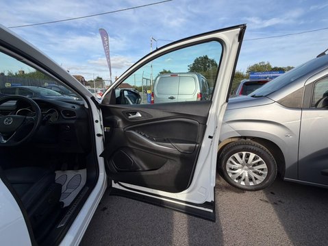 Vauxhall Grandland X 1.2 Turbo Elite Nav Premium Euro 6 (s/s) 5dr 41