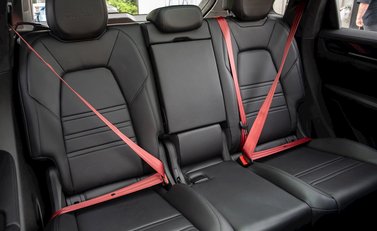 Porsche Cayenne Turbo 13