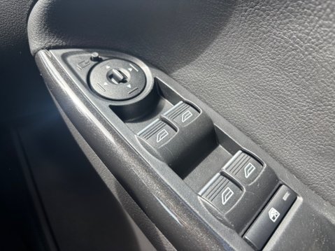 Ford Focus TITANIUM X 20