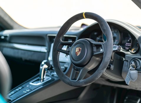 Porsche 911 GT3 RS (991.2) 11