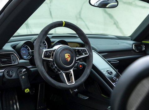 Porsche 918 Spyder 11