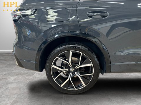 Volkswagen Tiguan 1.5 eTSI MHEV R-Line SUV 5dr Petrol Hybrid DSG Euro 6 (s/s) (150 ps) 1 Owne 10