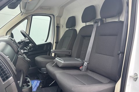 Citroen Relay 35 L3H3 140 ps Enterprise Panel Van 3