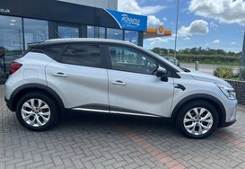 Renault Captur ICONIC 1.0 TCE 6