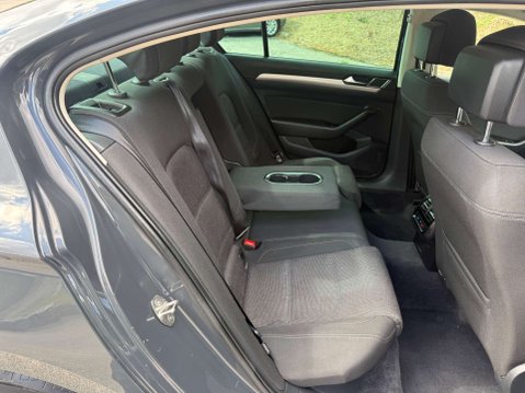 Volkswagen Passat 2.0 Passat SE Business TDI 4dr 21
