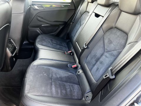 Porsche Macan 3.0 Macan S Semi-Auto 4WD 5dr 17