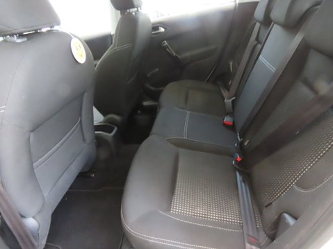 Peugeot 208 PURETECH ALLURE PREMIUM 7