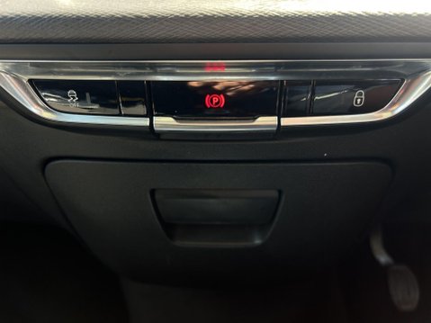 Citroen C4 Picasso 1.6 e-HDi Airdream Exclusive+ Euro 5 (s/s) 5dr 38